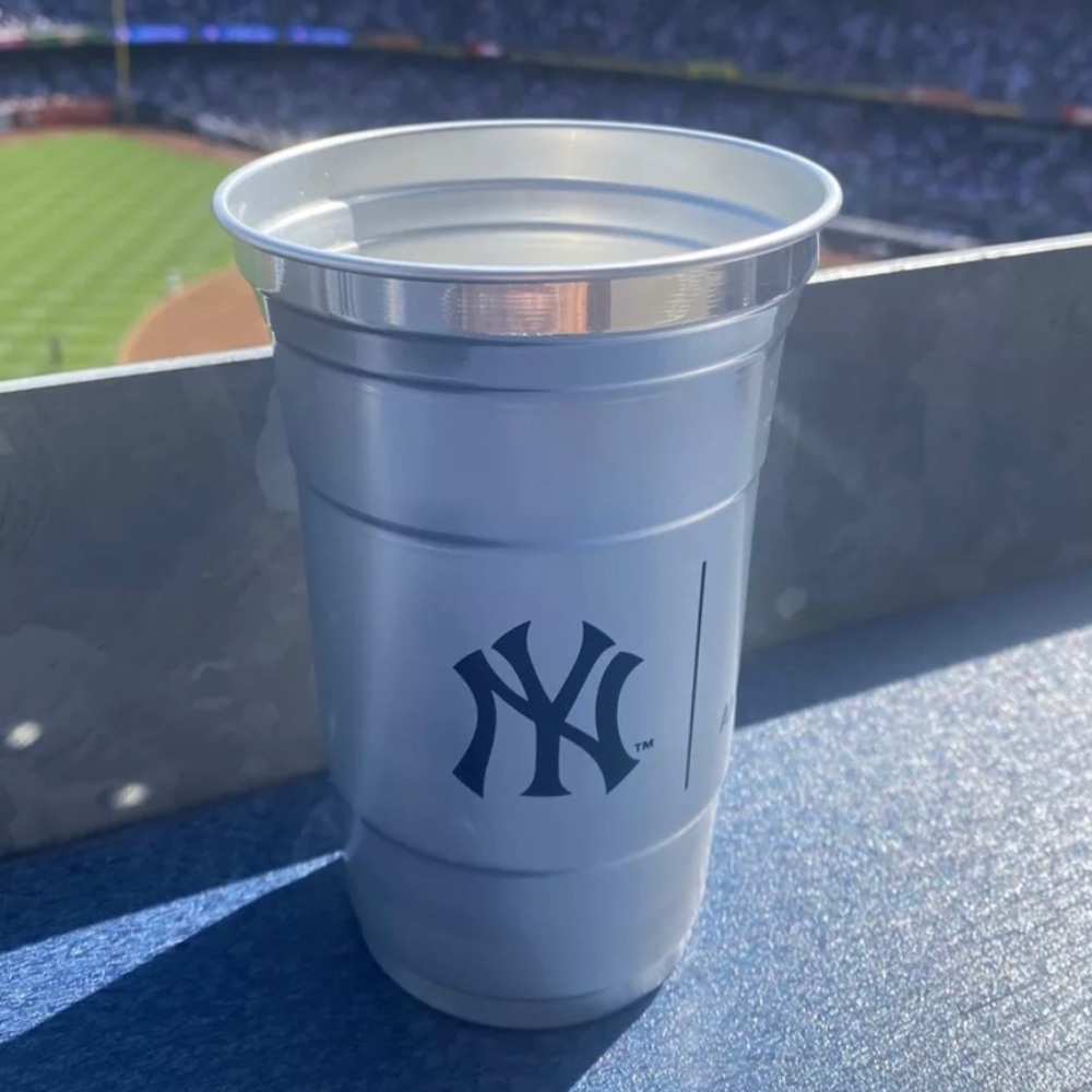 New York Yankees Ball aluminum drinking cup station authentic Yankee nyc